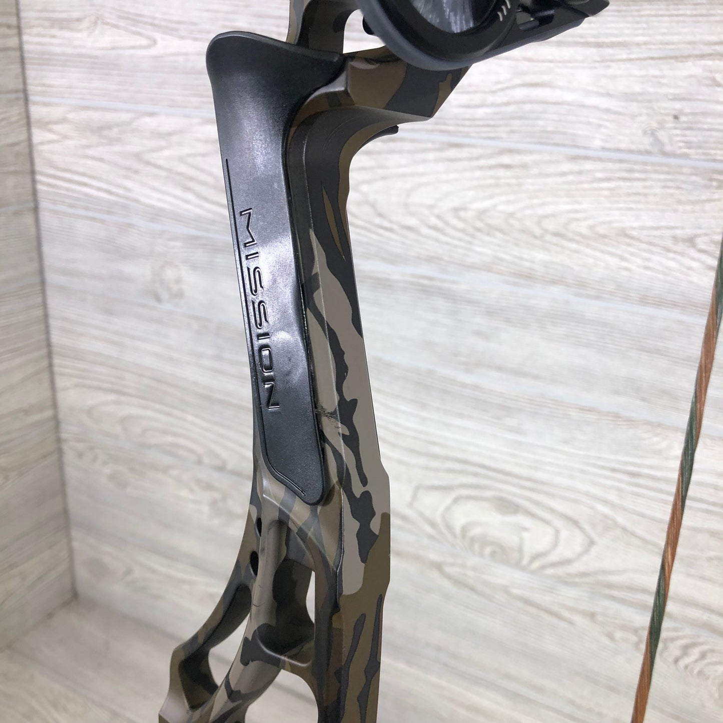 Used Mission Stryde RH bottomland 50-70# package