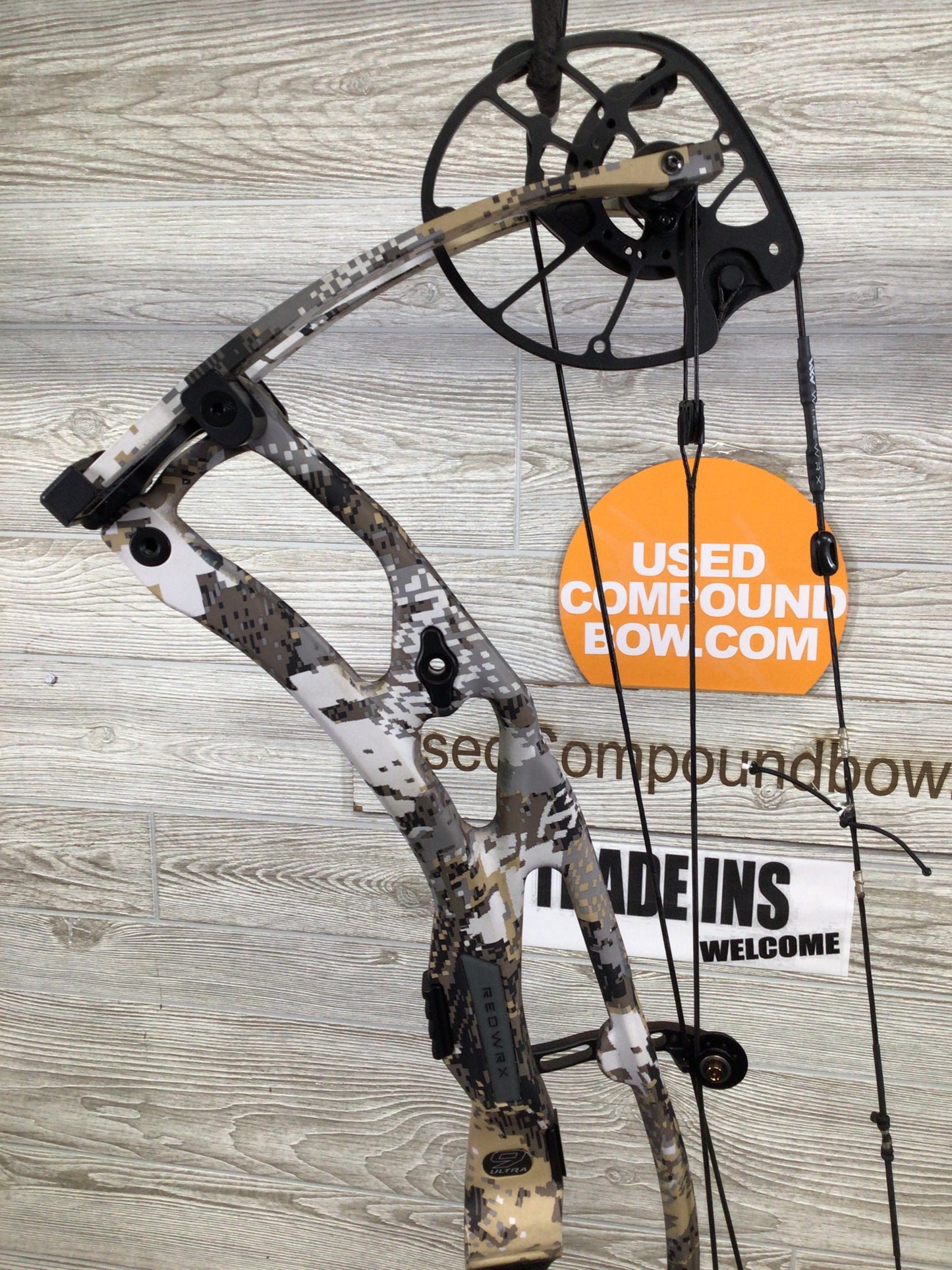 Hoyt RX-9 Ultra Right Handed 55-65# Elevated 2 29"