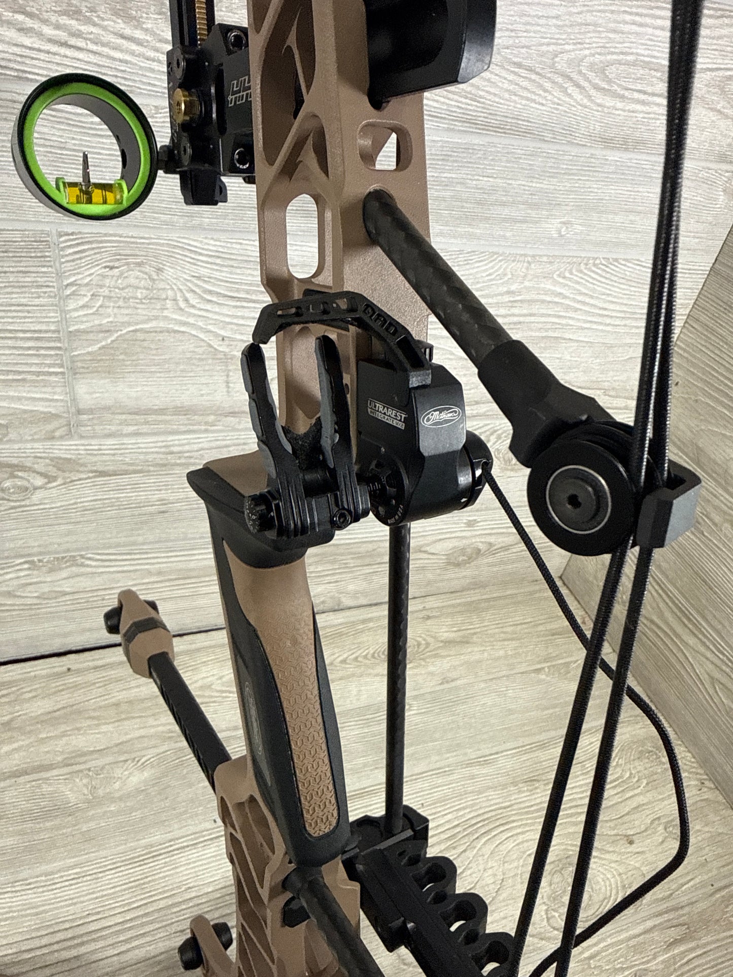 Used Mathews Lift X 33 Earth Right Handed Package