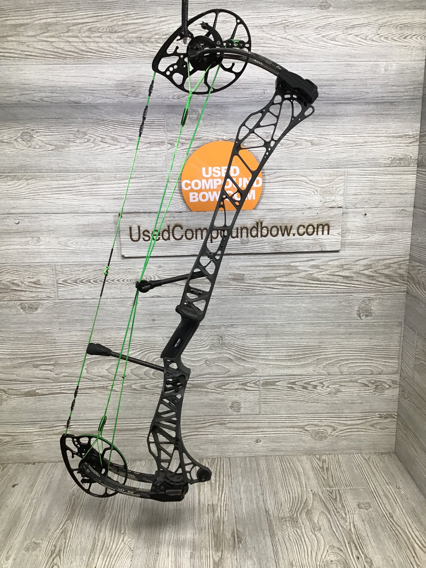 Used Mathews Lift X 33 RH Shale/ Kuiu Limbs 29/70