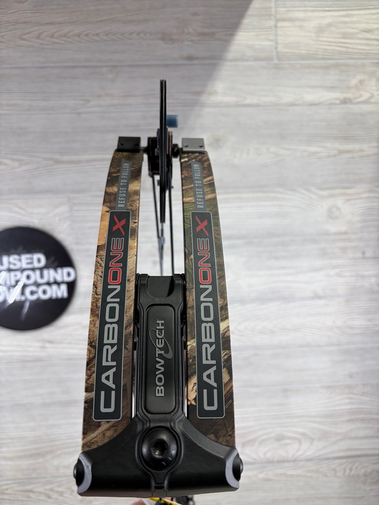 Bowtech Carbon One X 60-70# RH Mossy Oak New Bow