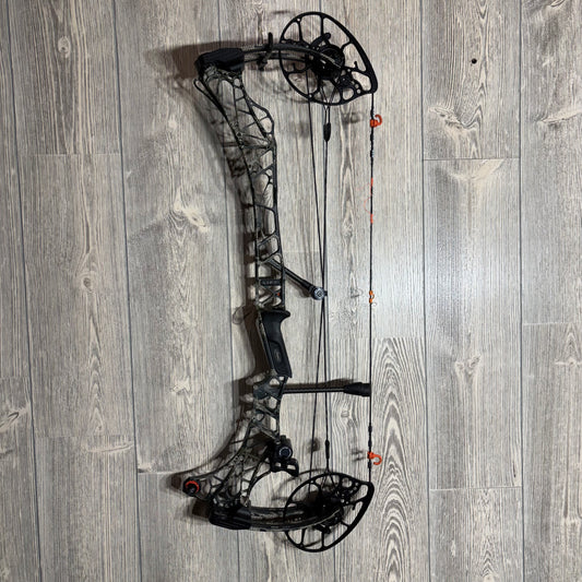 Used Mathews Lift X 29.5 Right Hand Kuiu with Back Bar Mount