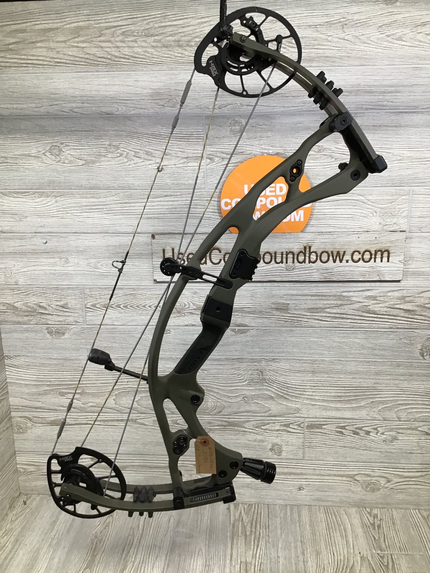 Used Hoyt RX-7 Right Hand 60-70# Wilderness 29"