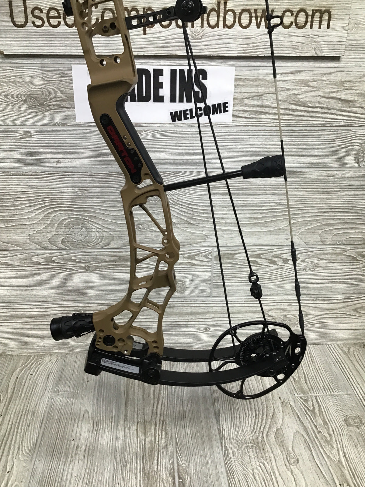 Used Darton Tritech 31 Right Handed Flat Dark Earth 70LB 29" Draw
