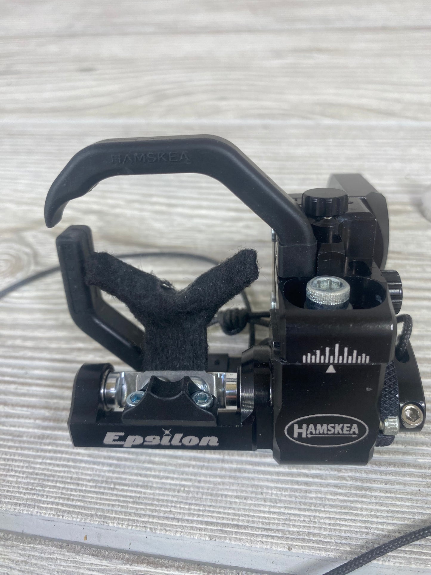 Used Hamskea Epsilon Universal Bracket RH Black