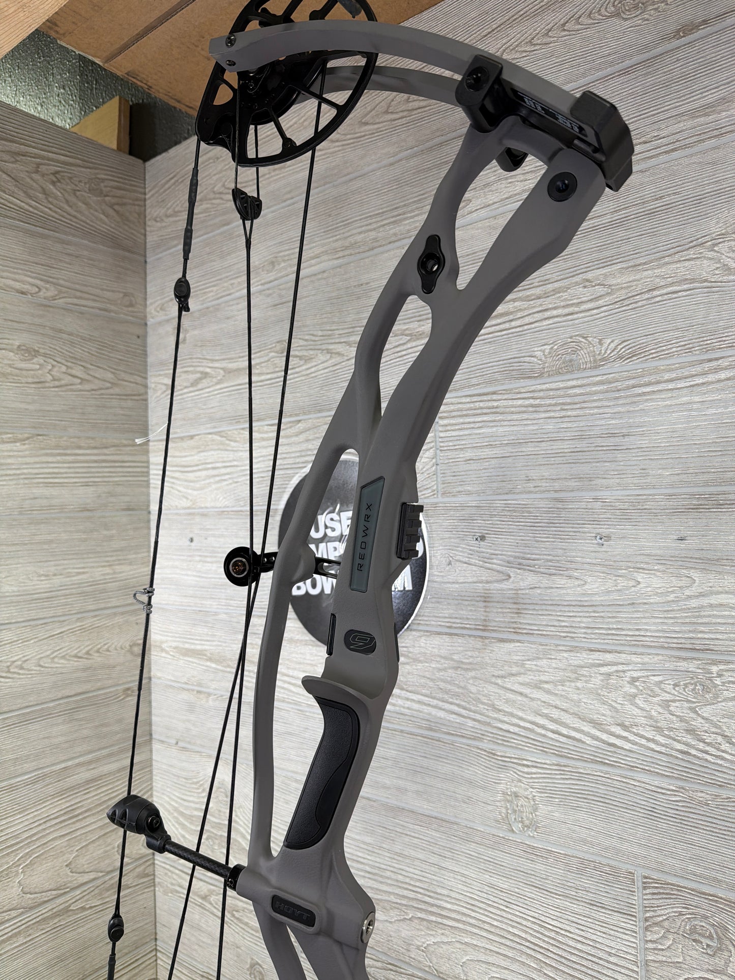 Used Hoyt RX-9 Left Handed 60-70# Tombstone