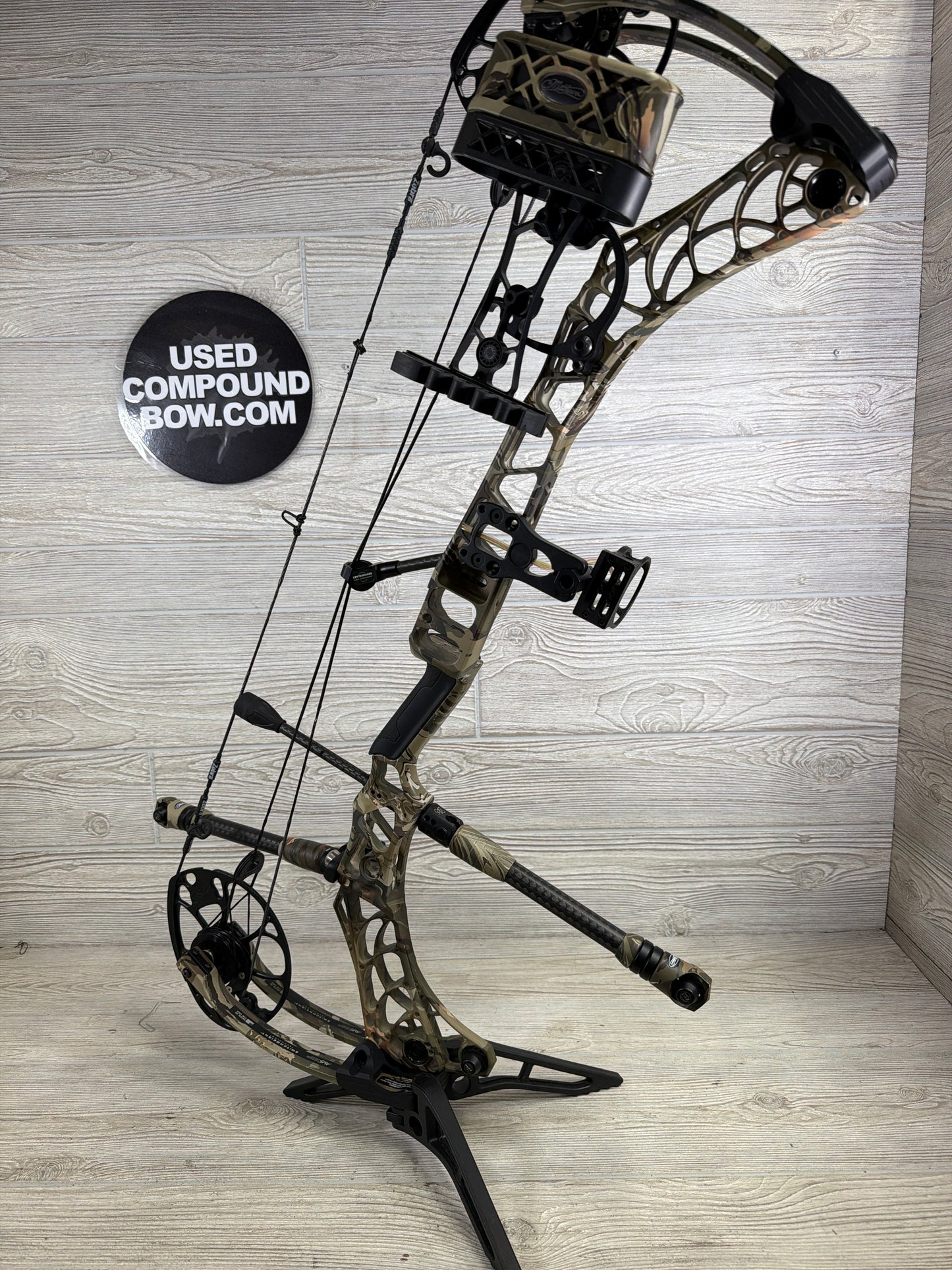Used Mathews V3 31 Right Hand Under Armour Camo W/ Mathews Accessories