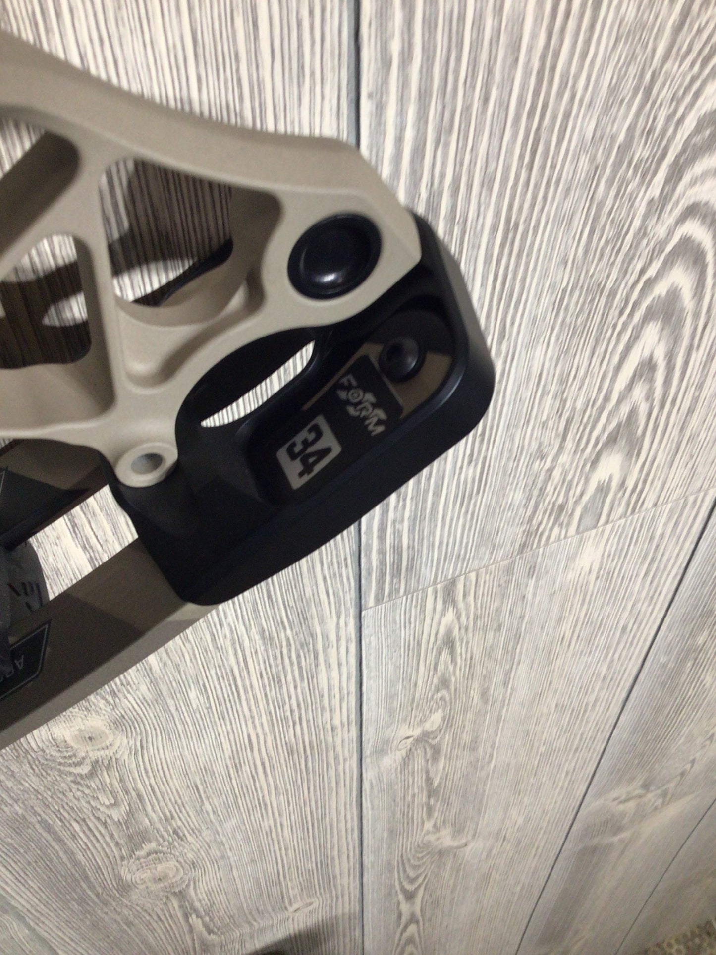 Prime Form 34 RH 70# 30.5" Ridge Rock