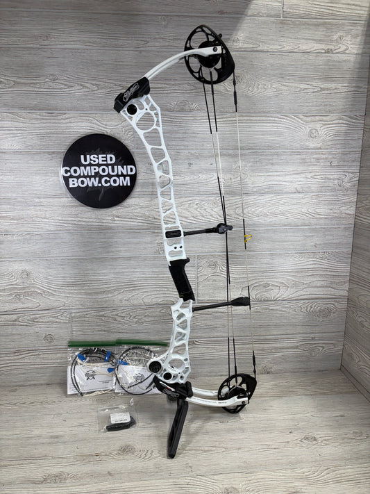 Mathews TRX 34 Right Handed White