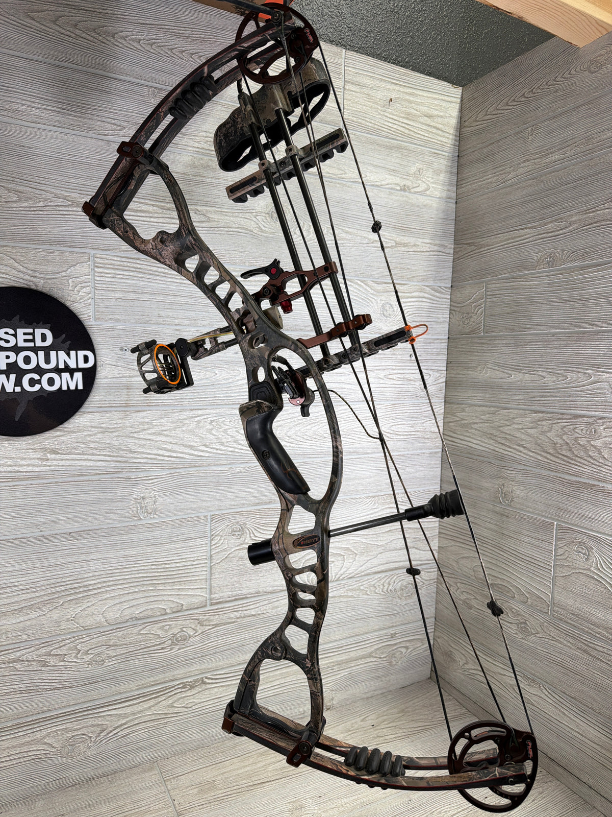 Hoyt CRX 32 27.5"/70# Right Handed Realtree package