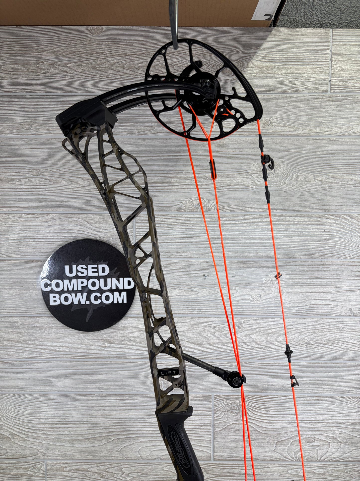 Mathews Lift 33 Right-Handed Bottomlands Bow
