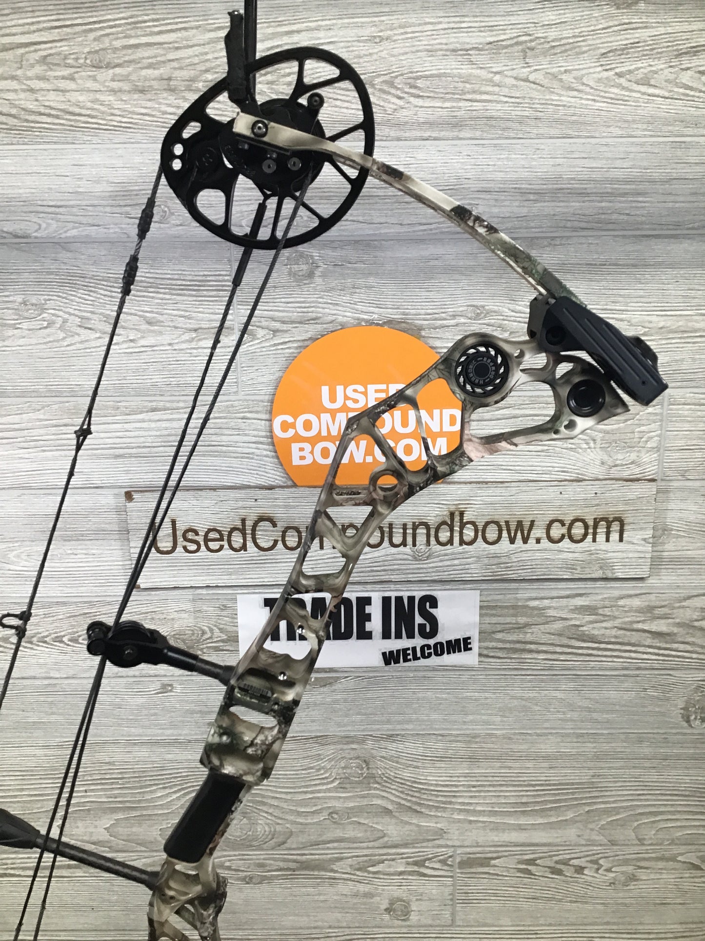 Used Mathews Stoke 50# max Right Handed Camo 28" Lost XD