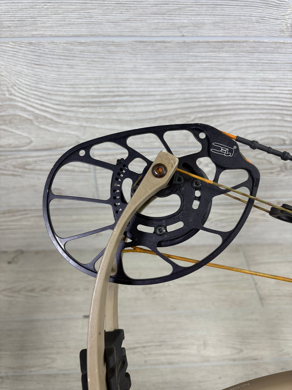 Used PSE Nock 30 ES Right Hand 70-80lb 27-31"