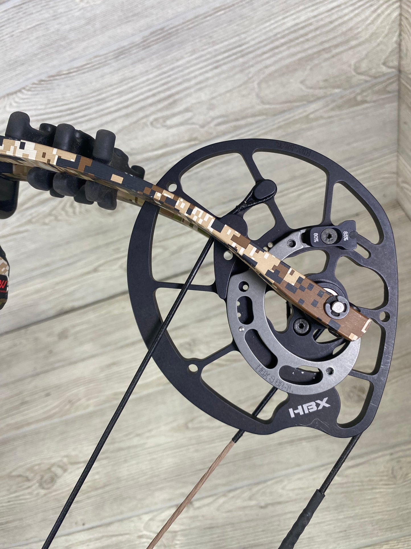 Hoyt RX-5 Sitka Subalpine 60-70# 25-30 Left hand PKG