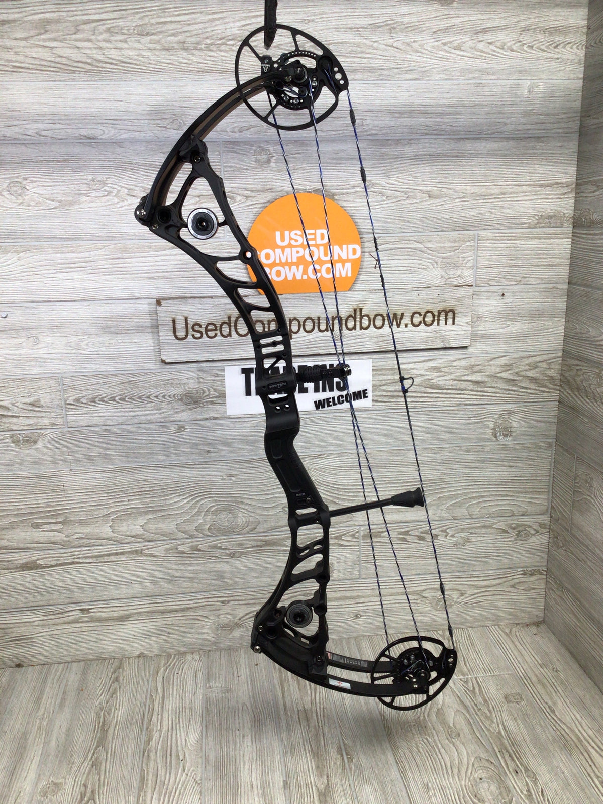 Used Bowtech Virtue Right Hand Black 60-70lb Bow