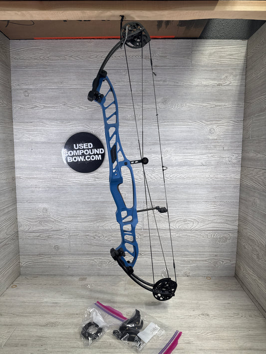 Used Hoyt Stratos 40 Right-Handed Blue HBT 2 cam 29.5-32''