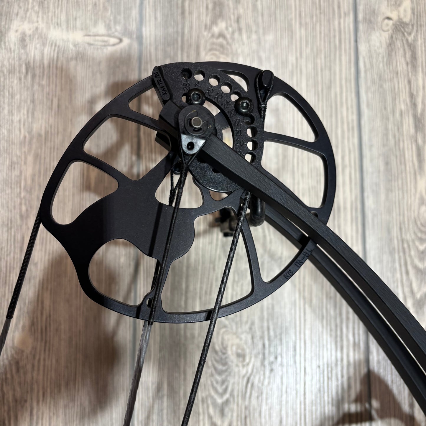 Hoyt Kobalt RH Black Bow 45#
