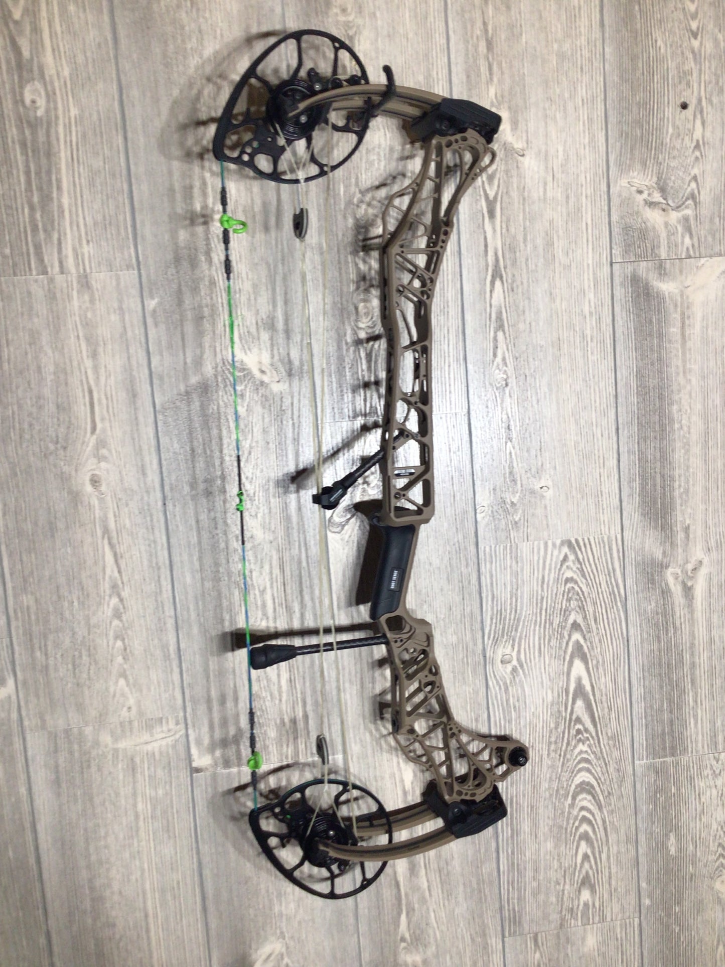 Mathews Lift 29.5 Earth RH