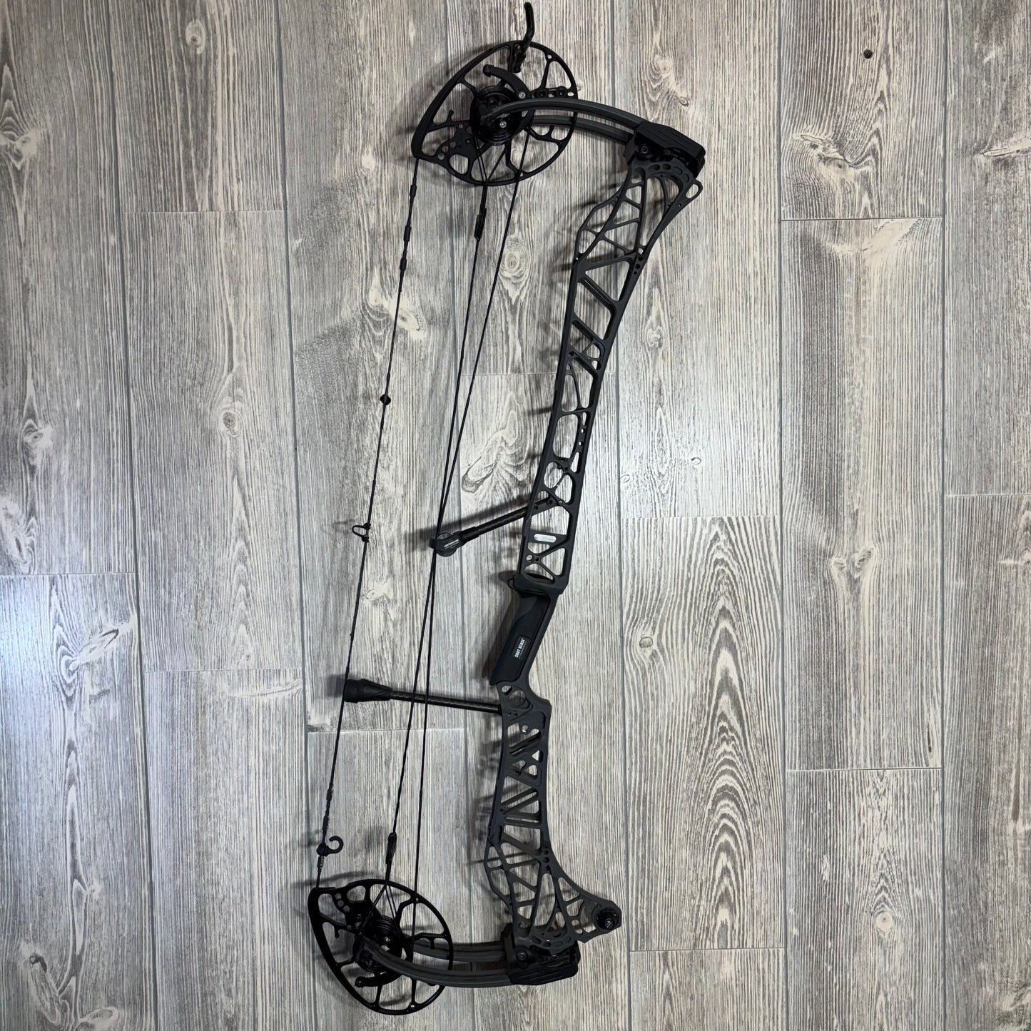 Used Mathews Lift X 33 RH Shale