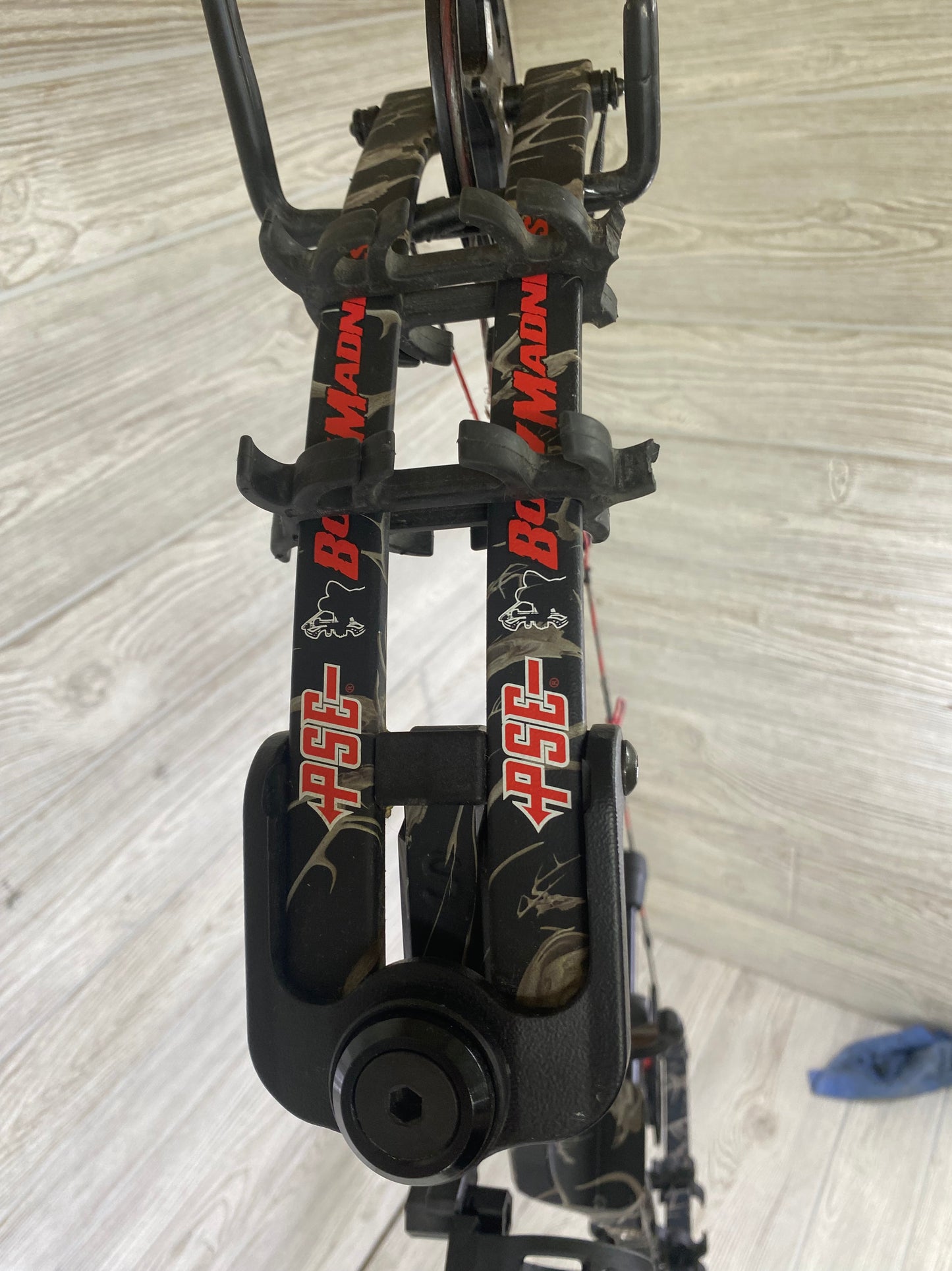PSE Bow Madness Right Hand 25-30" 60-70lb Bow Pkg