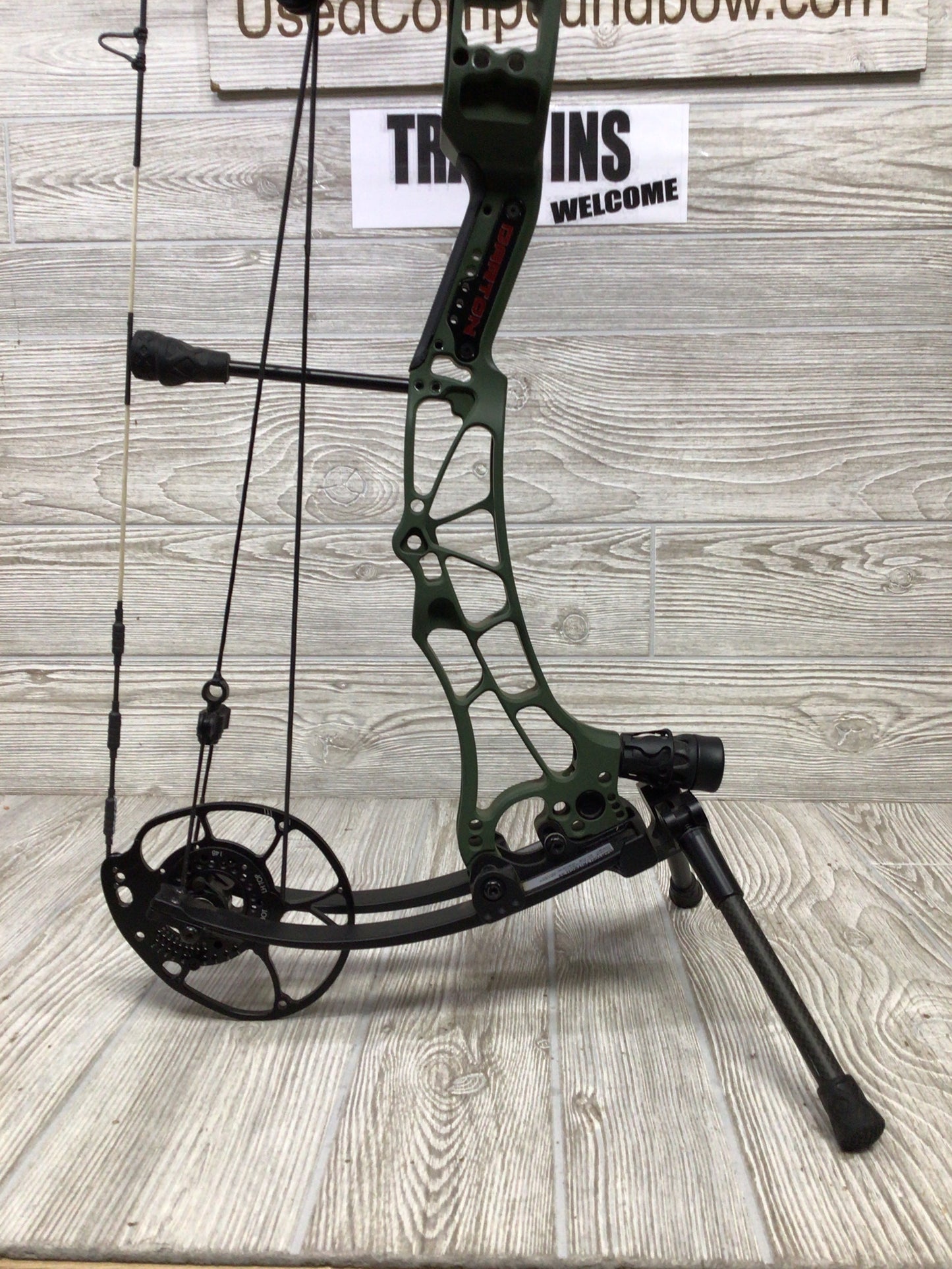 Used Darton Tritech 33 Right Handed Forrest Green W/ Limb Legs