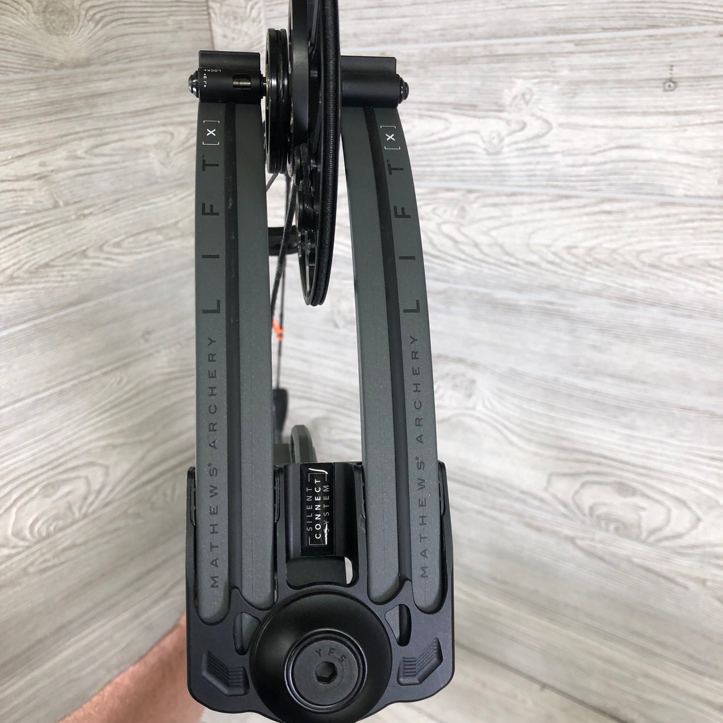 Used Mathews Lift X 33 Shale Right Hand with ultra view grip