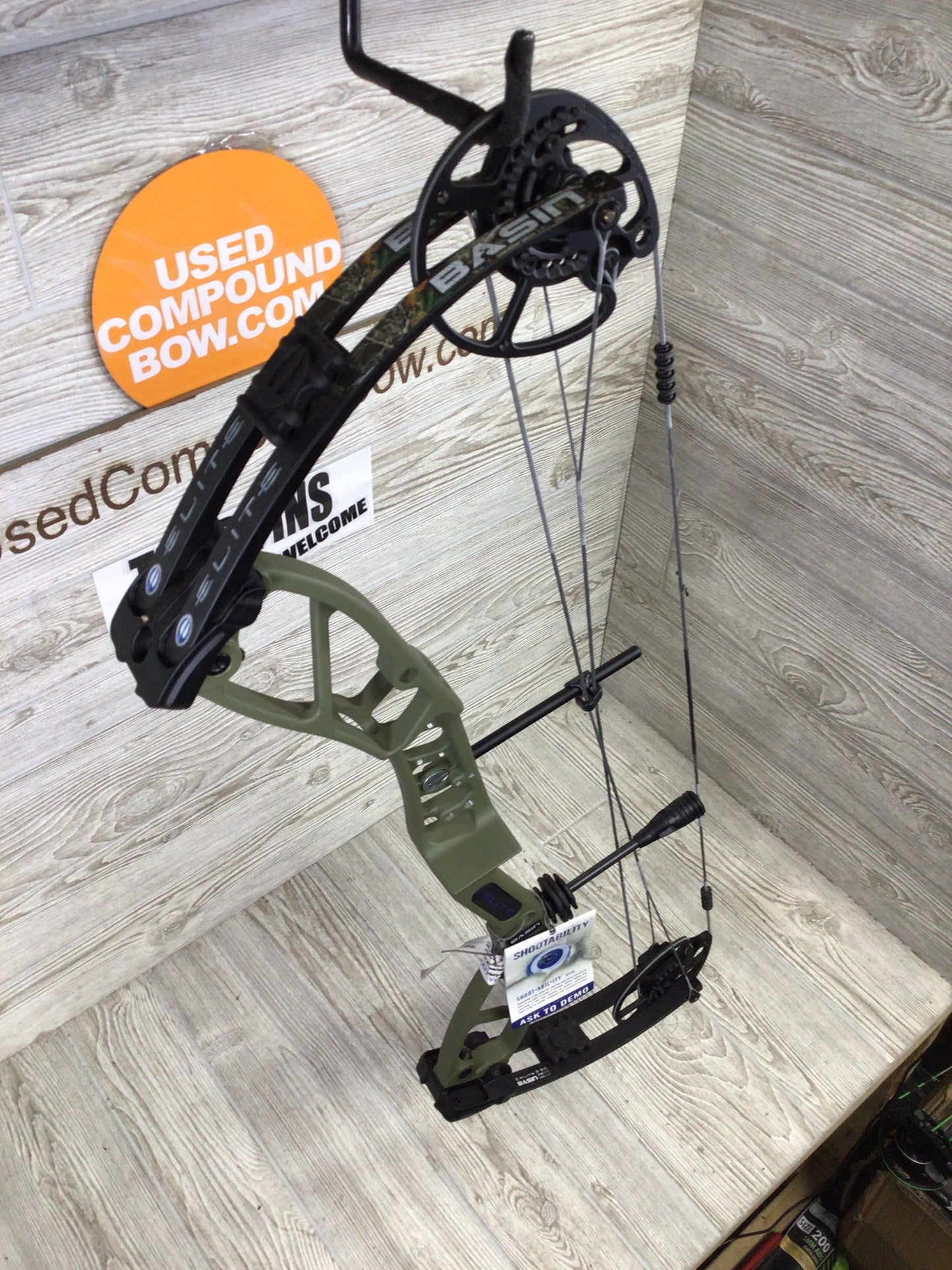 Elite Basin Right Handed Green Riser/Black 20-70lbs