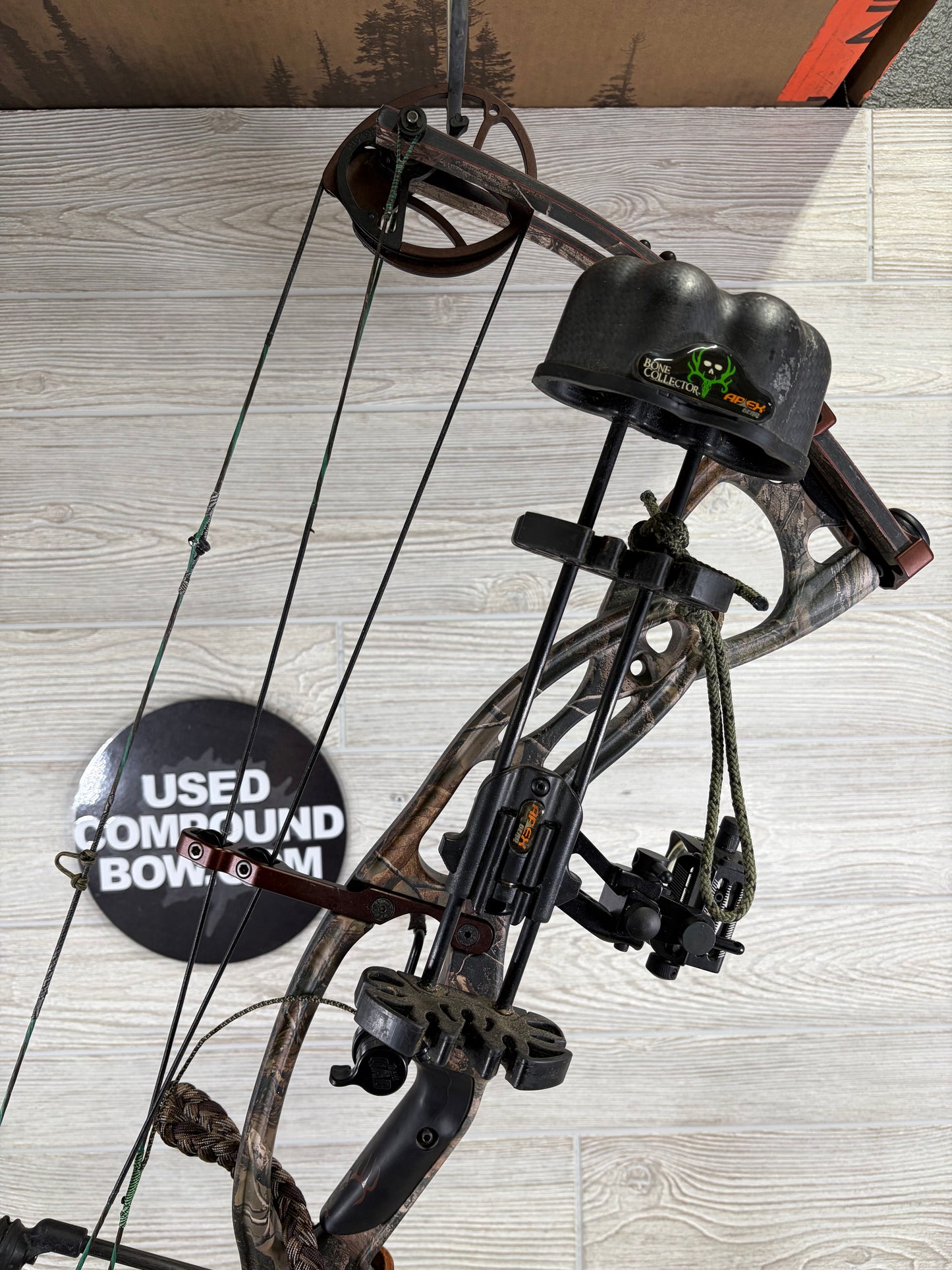 Used Hoyt Rampage XT RH PKG 28" 50-60lbs