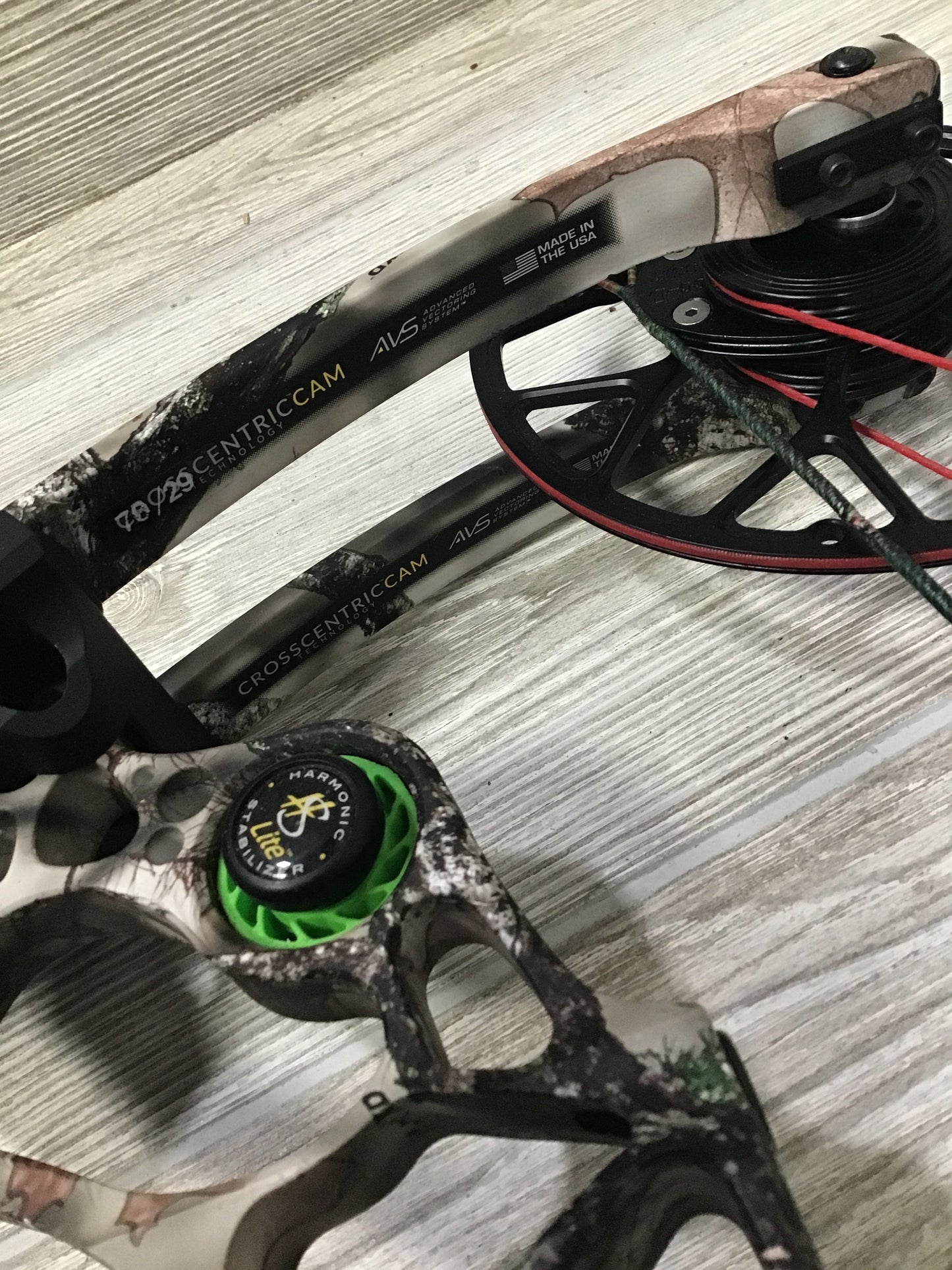 Used Mathews Halon 6 RH 27"/70# Lost Camo