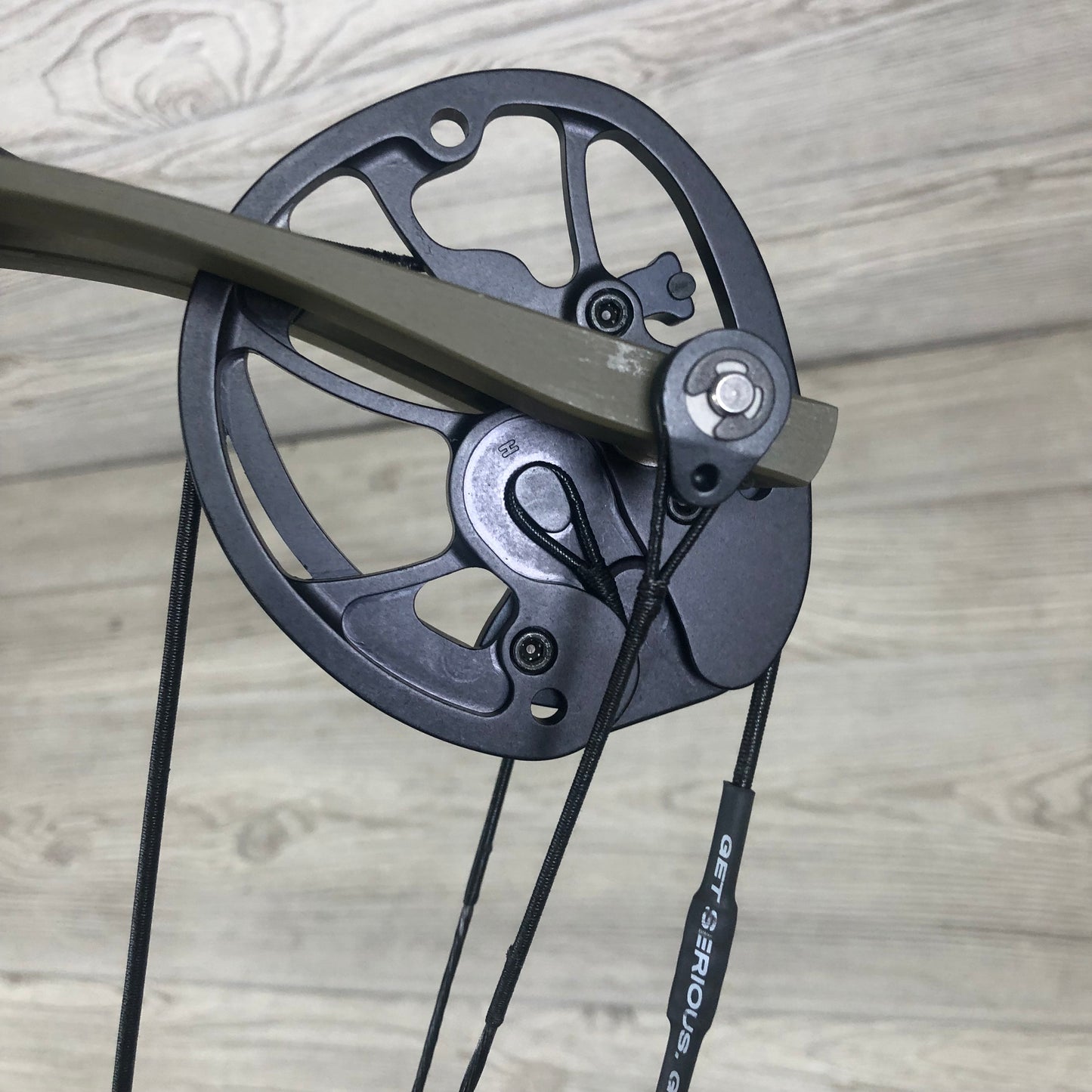 Hoyt Eclipse Right Handed Wilderness Green package 25.5" 40-50#