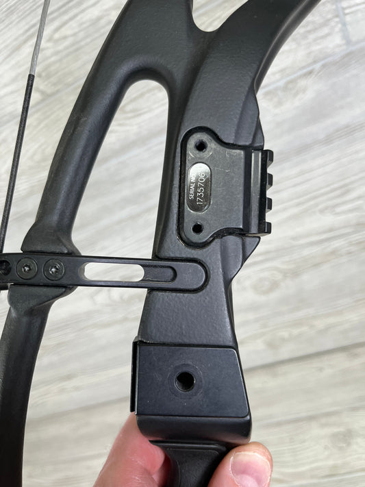 Hoyt RX-7 RH Black 70lbs 25-30" Bow Only