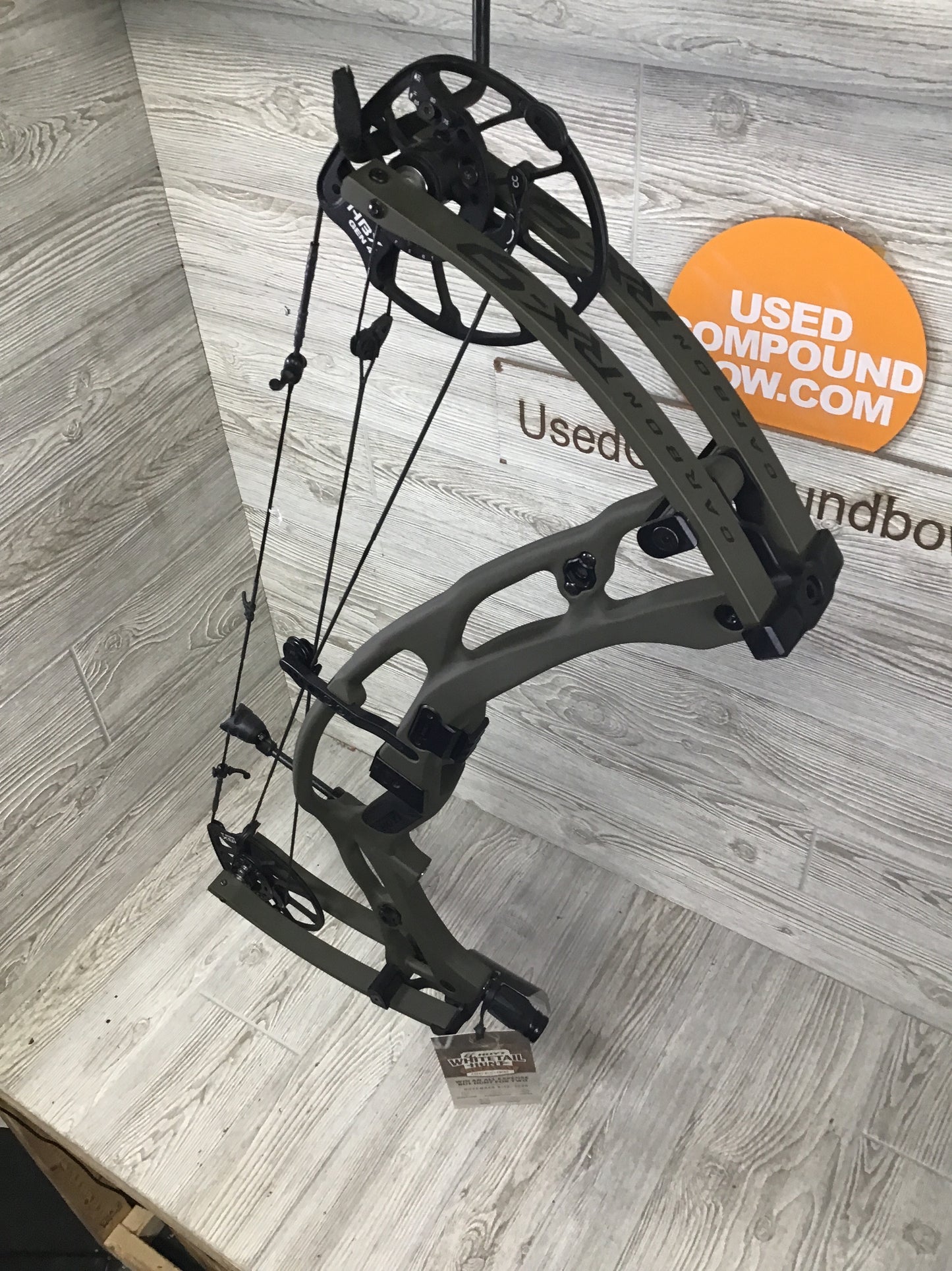Hoyt RX-9 Right Handed Wilderness 60-70lbs 25-30" Bow