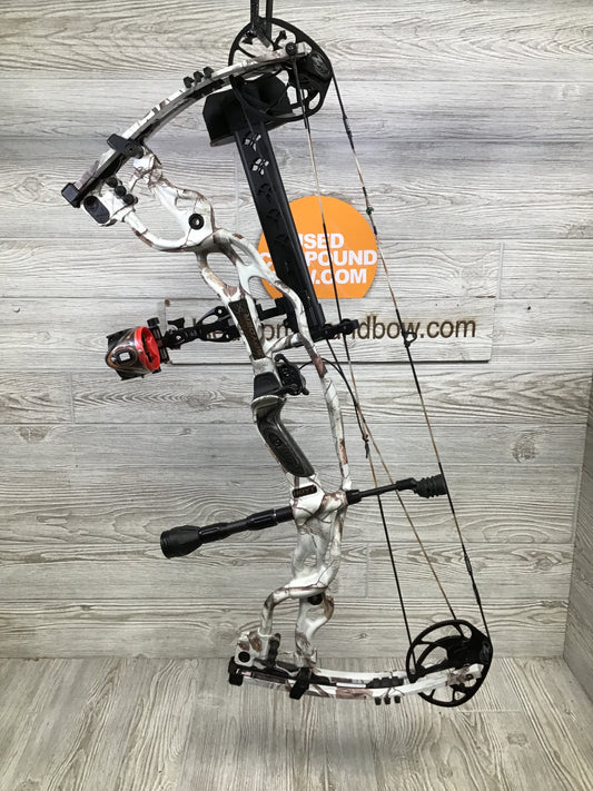 Used Hoyt Carbon Spyder 30 RH package 40-50# 28.5" Snow Camo