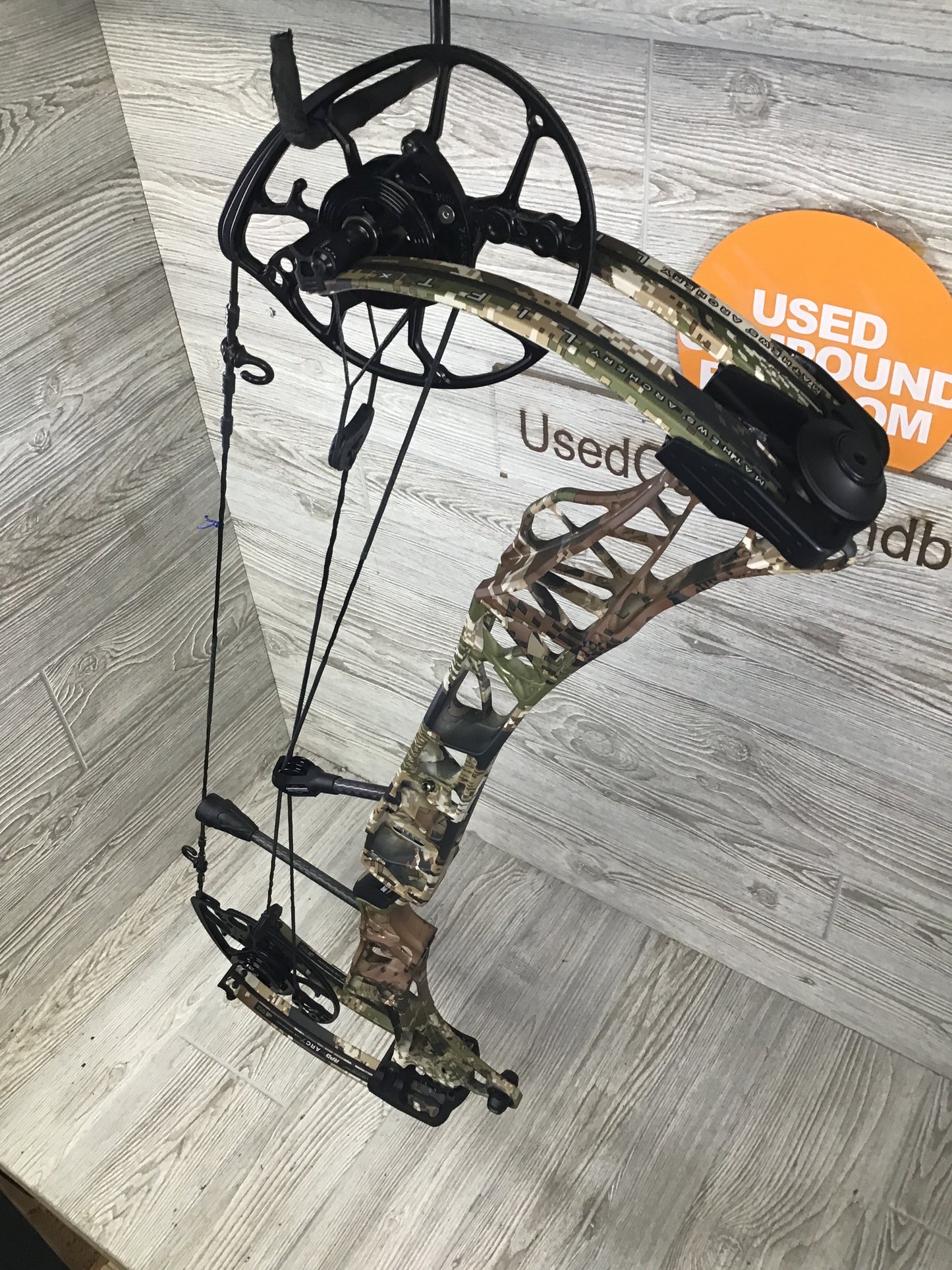 Used Mathews Lift X 29.5 Right Hand 28.5"/70# Sitka Subalpine
