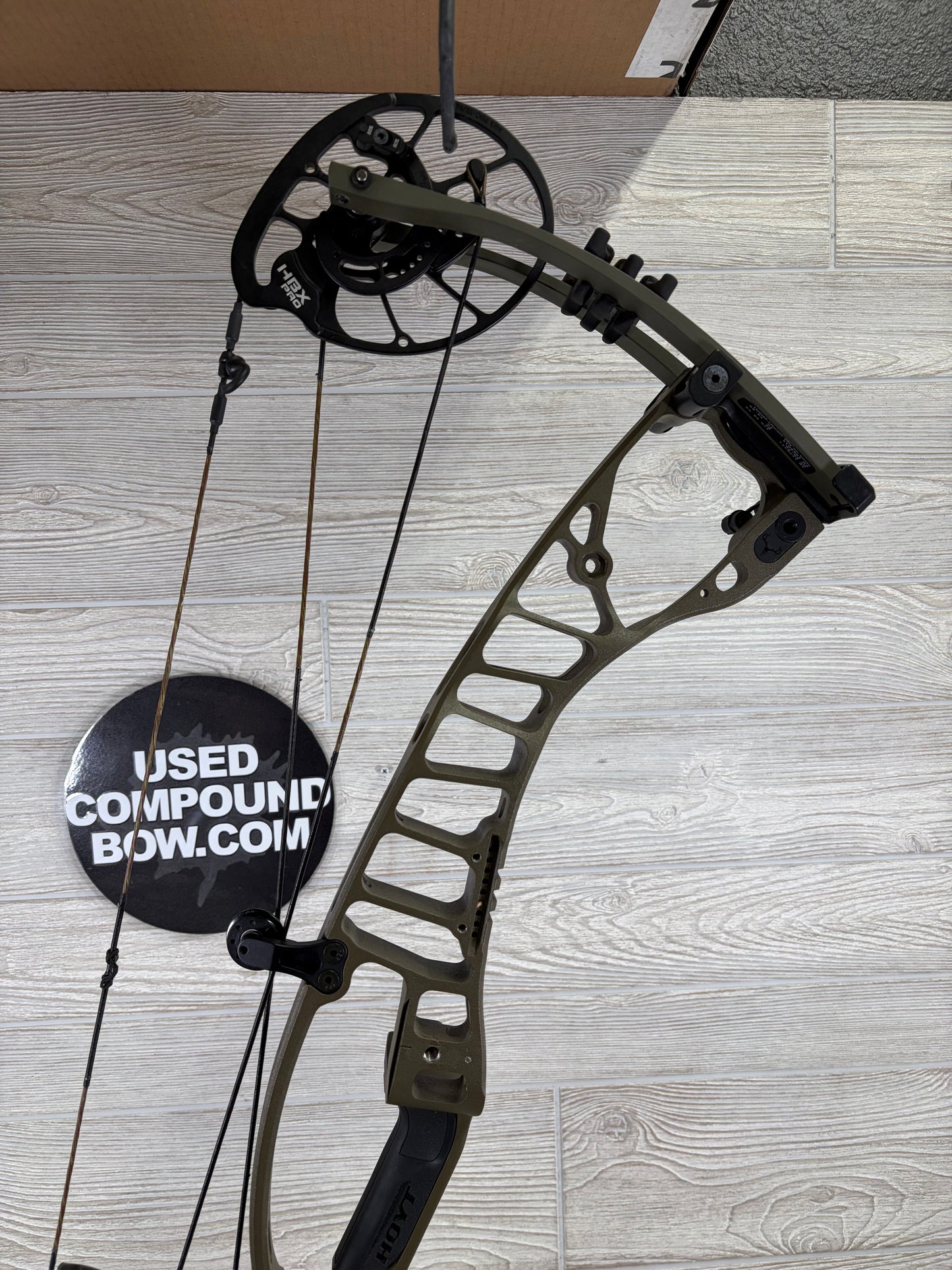 Hoyt VTM 31 Right Hand Wilderness Green 60-70lb