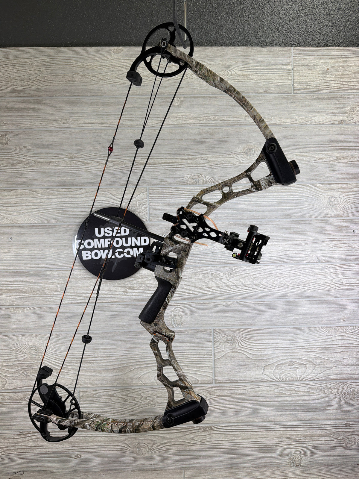 Used Mission Endeavor Right Hand Camo PKG