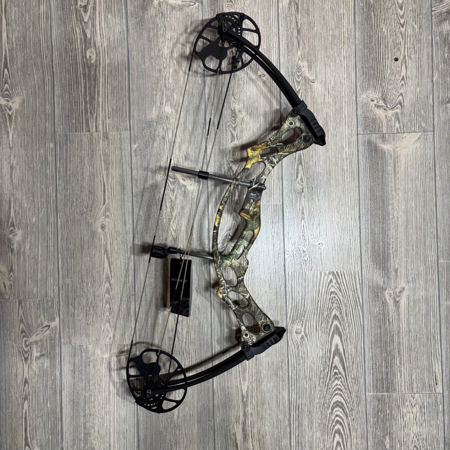Hoyt Kobalt RH Realtree Bow 45#