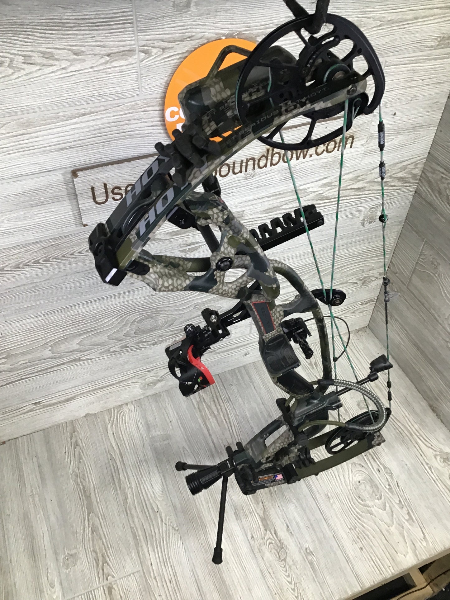 Hoyt RX-5 Wilderness 60-70# 25-30 Right Hand Package