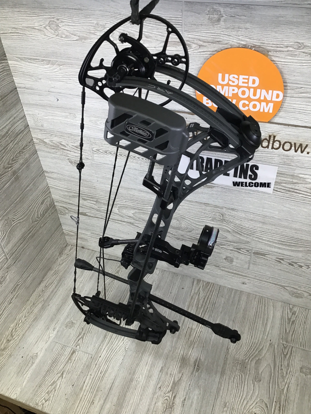 Used Mathews ARC 30 27.5" 60lb Right Hand Shale LOADED Bow Package