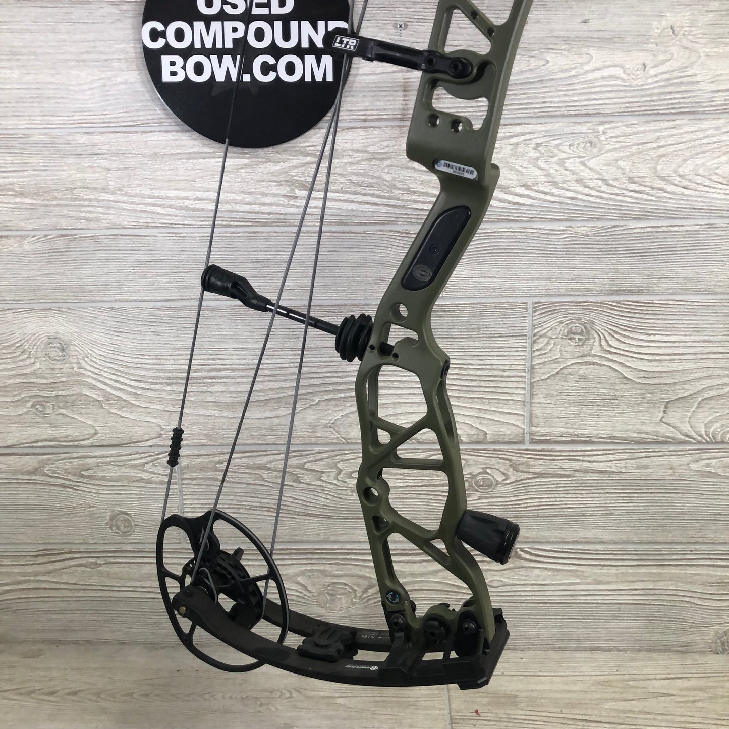 Elite Ethos Outdoor Green Right Handed 60-70lbs Bow