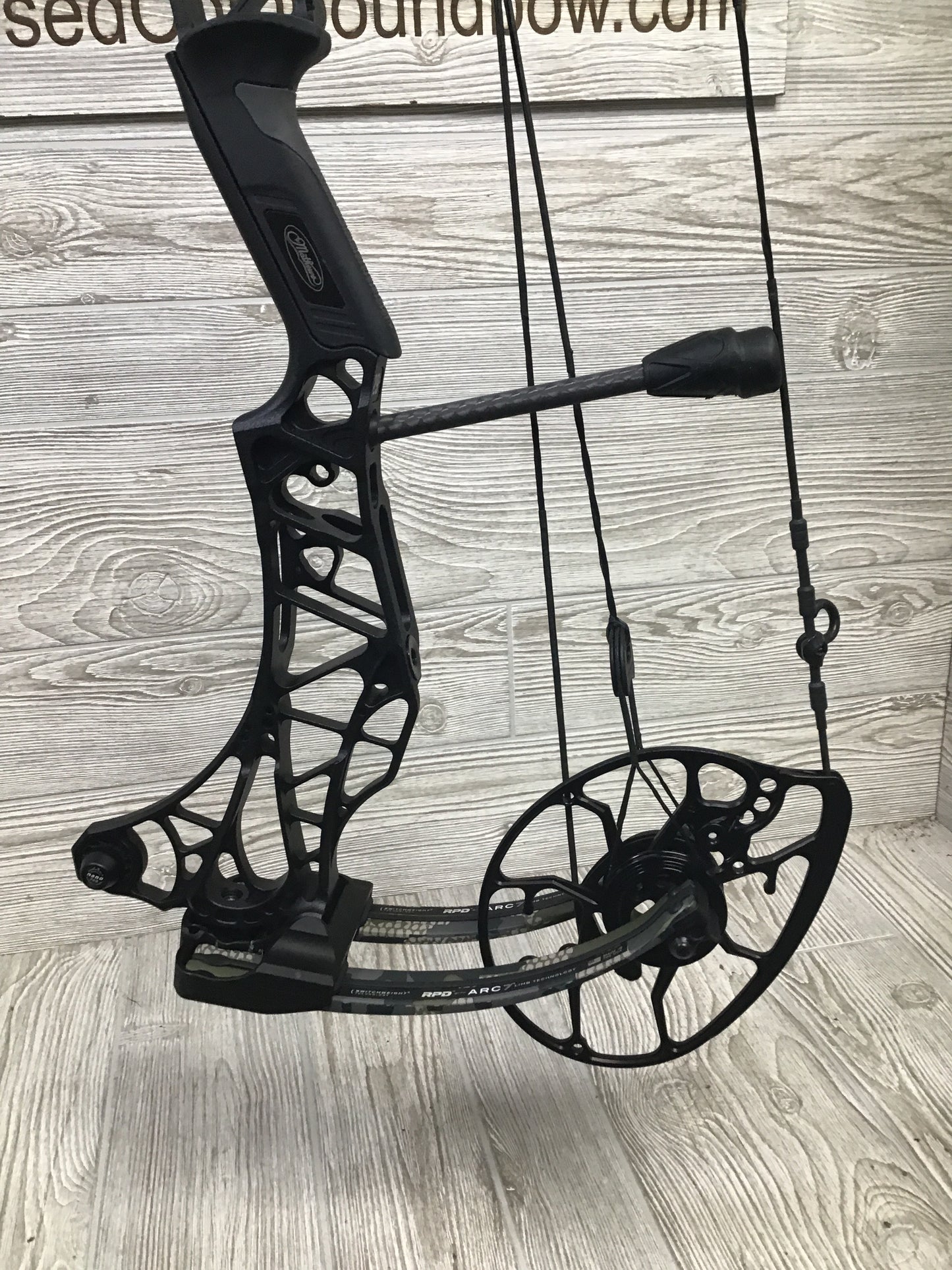 Used Mathews Lift X 29.5 Right Hand Black riser/Kuiu Verde limbs Bow 29.5"/70#
