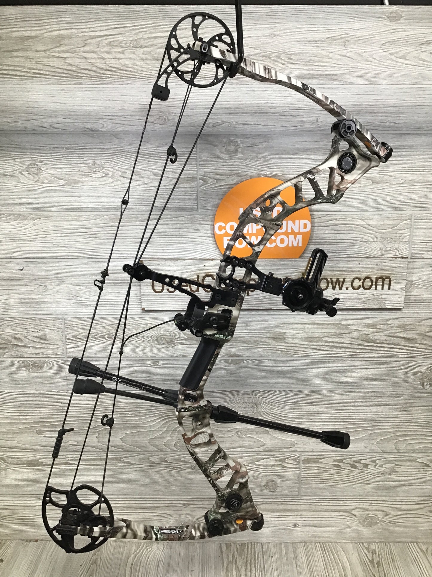 Mathews Z3 Right Handed Bow Package 28" 60-70lbs