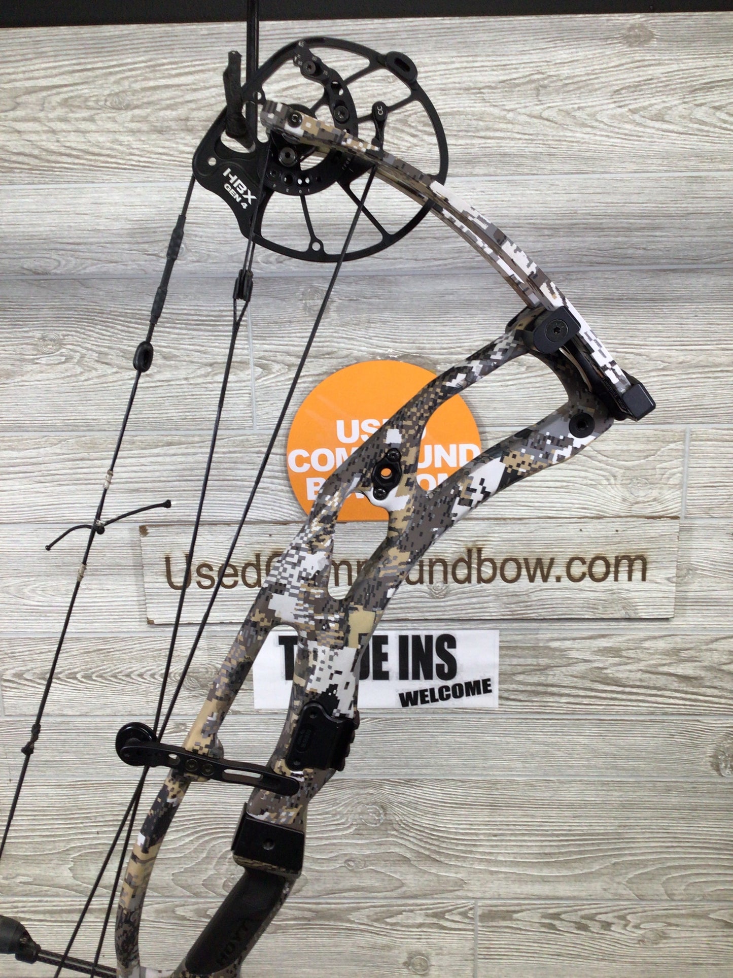 Hoyt RX-9 Ultra Right Handed 55-65# Elevated 2 29"