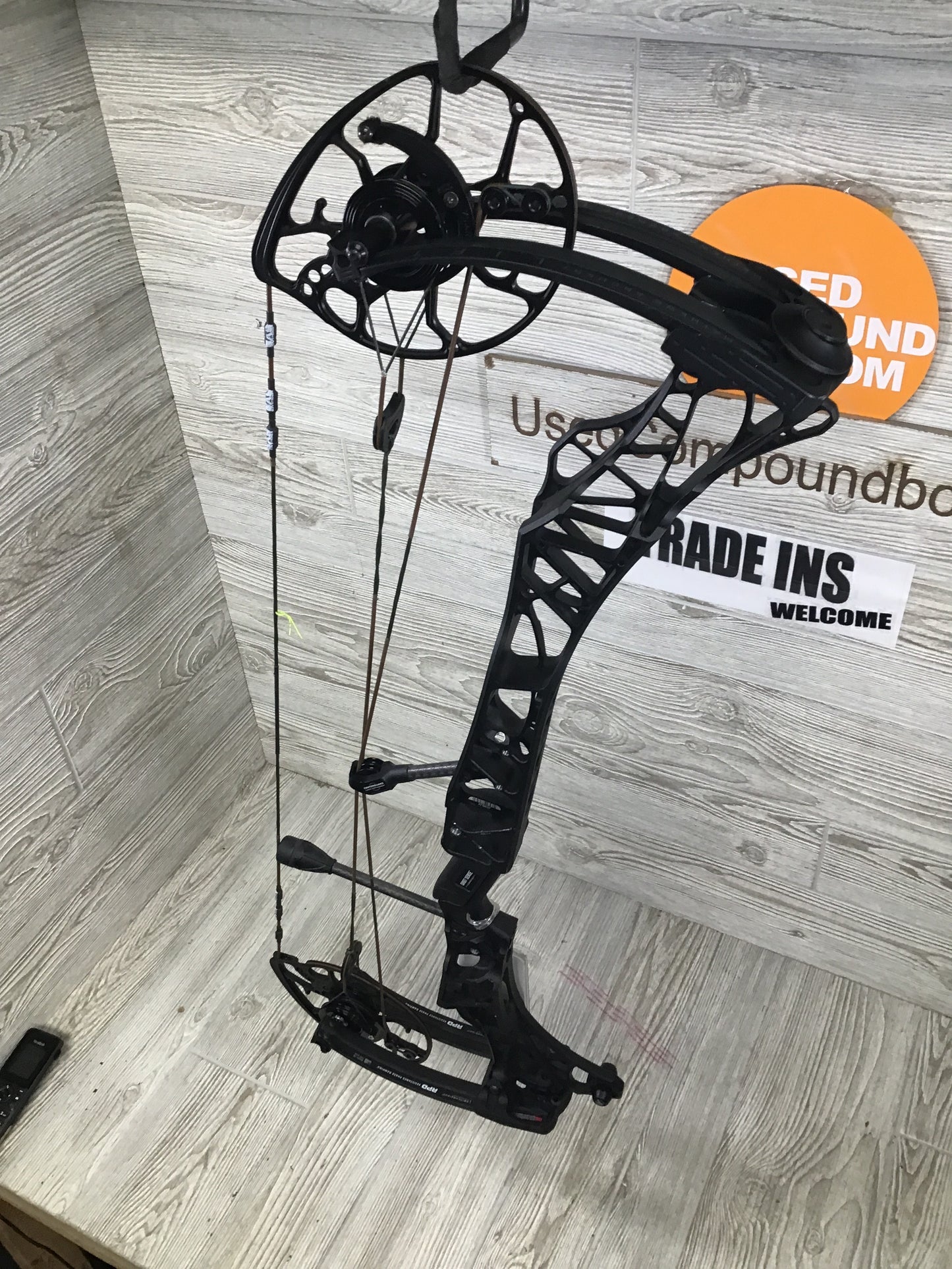 Used Mathews Lift 29.5 Right Handed Black Bow 26.5/70