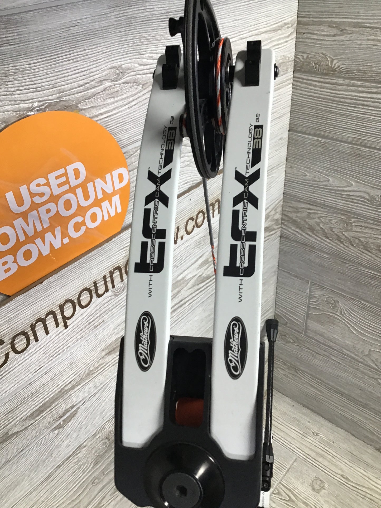 Used Mathews TRX 38 Gen 2 ORANGE 60lb 29"