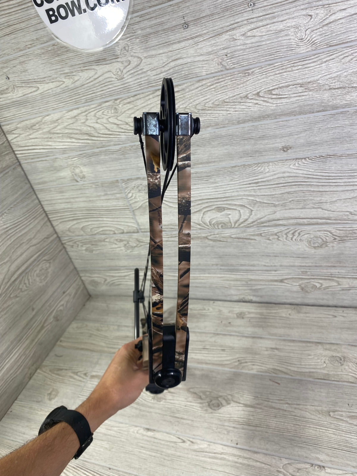 Used Genesis Mini Right Handed camo bow