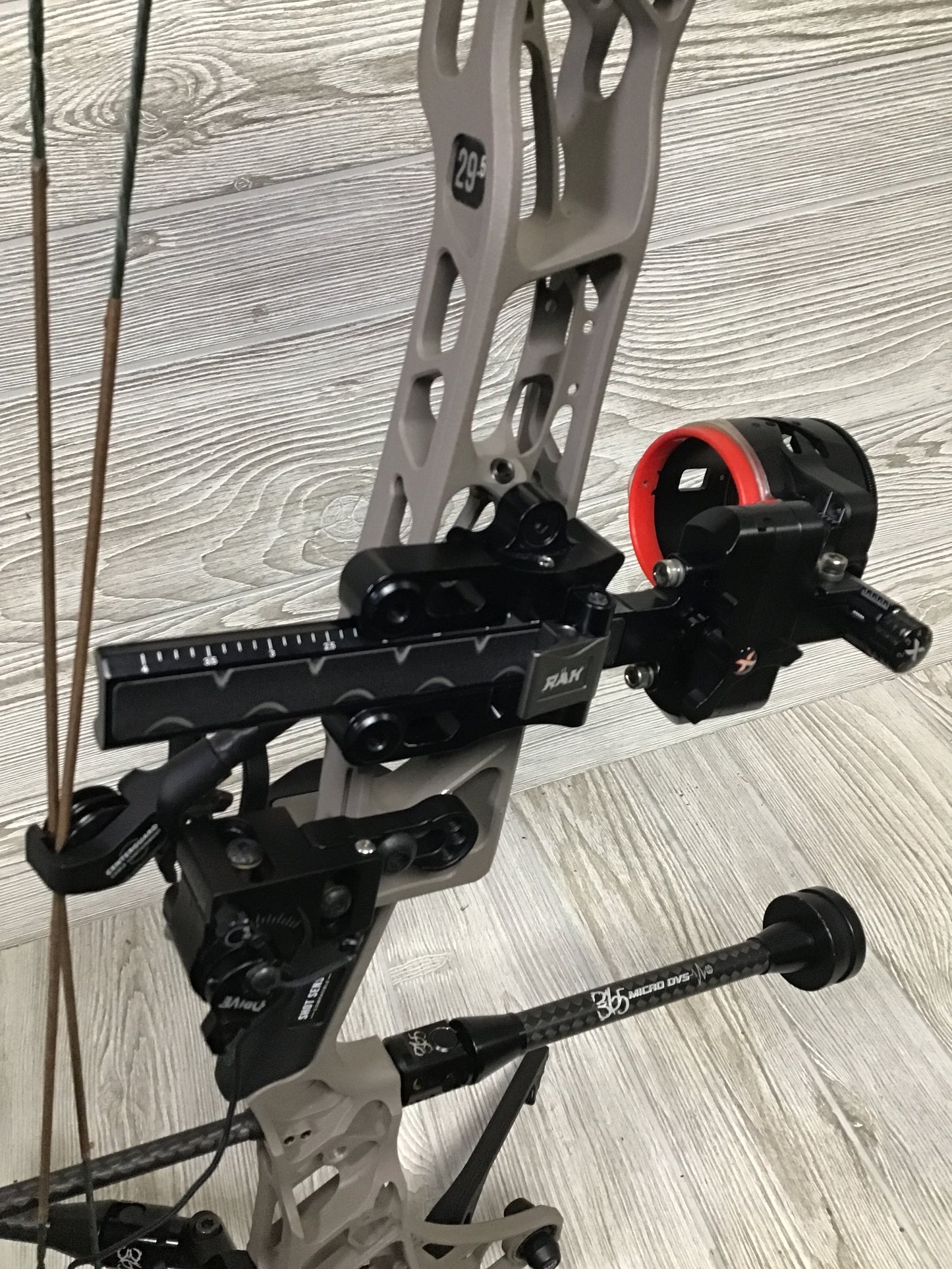 Mathews Lift 29.5 Right Handed Granite Bow Package