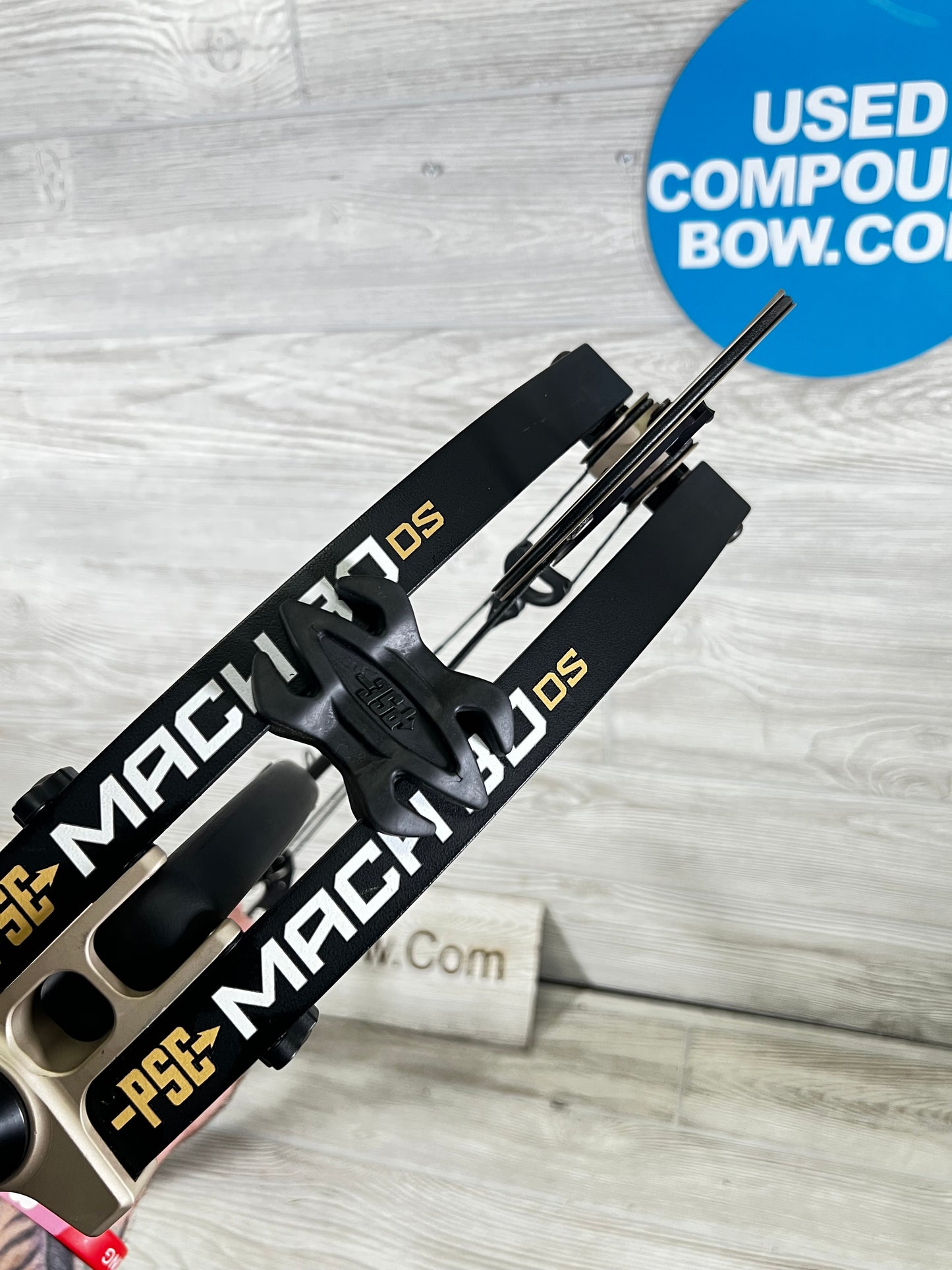 Used PSE Mach 30 DS RH 70lbs Black with Quiver