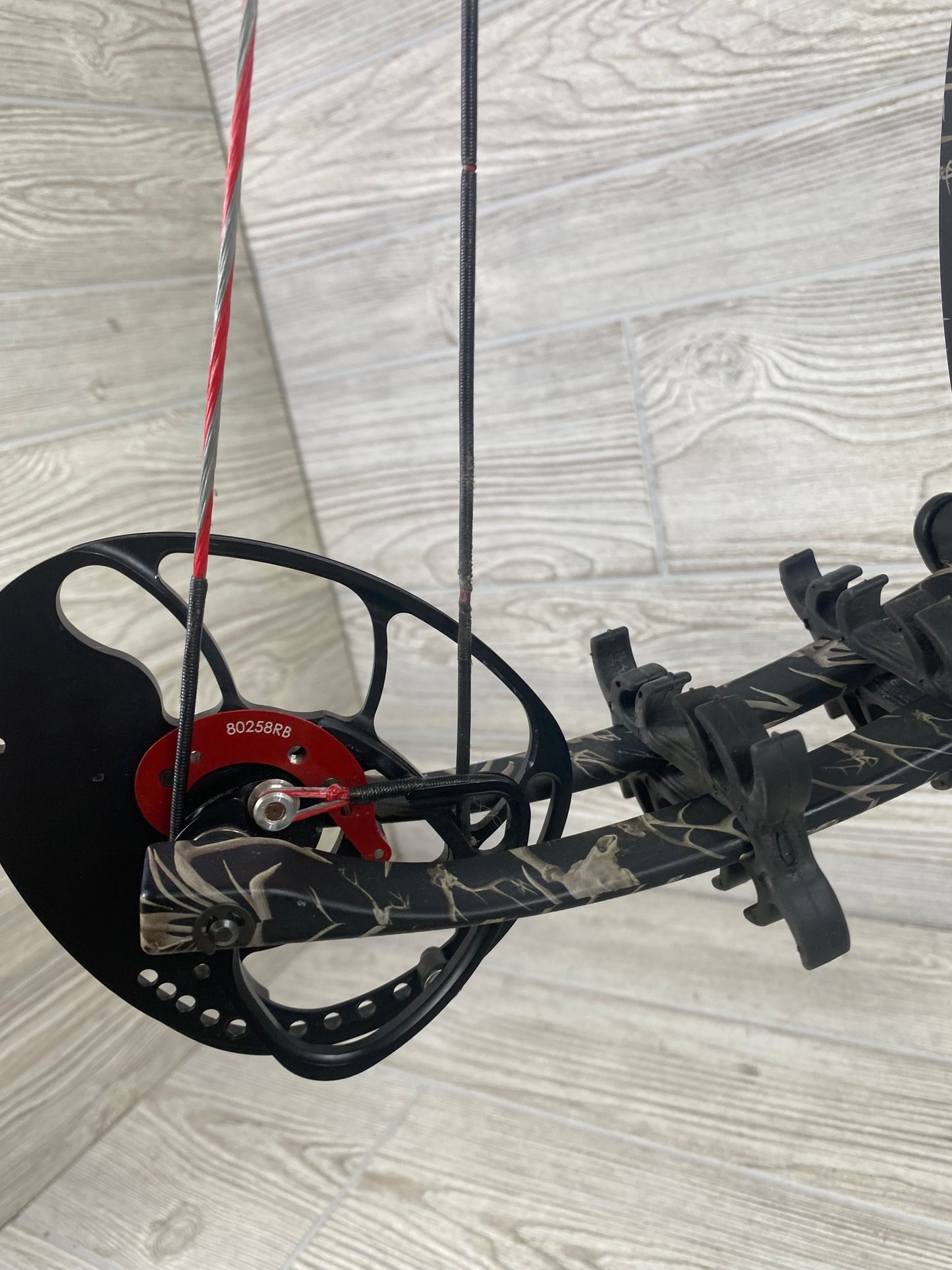 PSE Bow Madness Right Hand 25-30" 60-70lb Bow Pkg