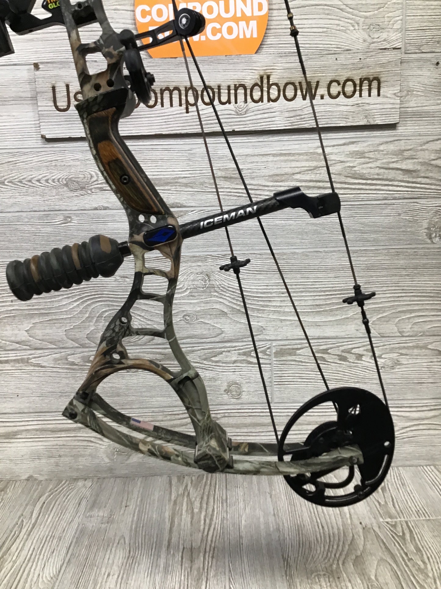 Diamond Iceman Right Handed package 60-70# Camo